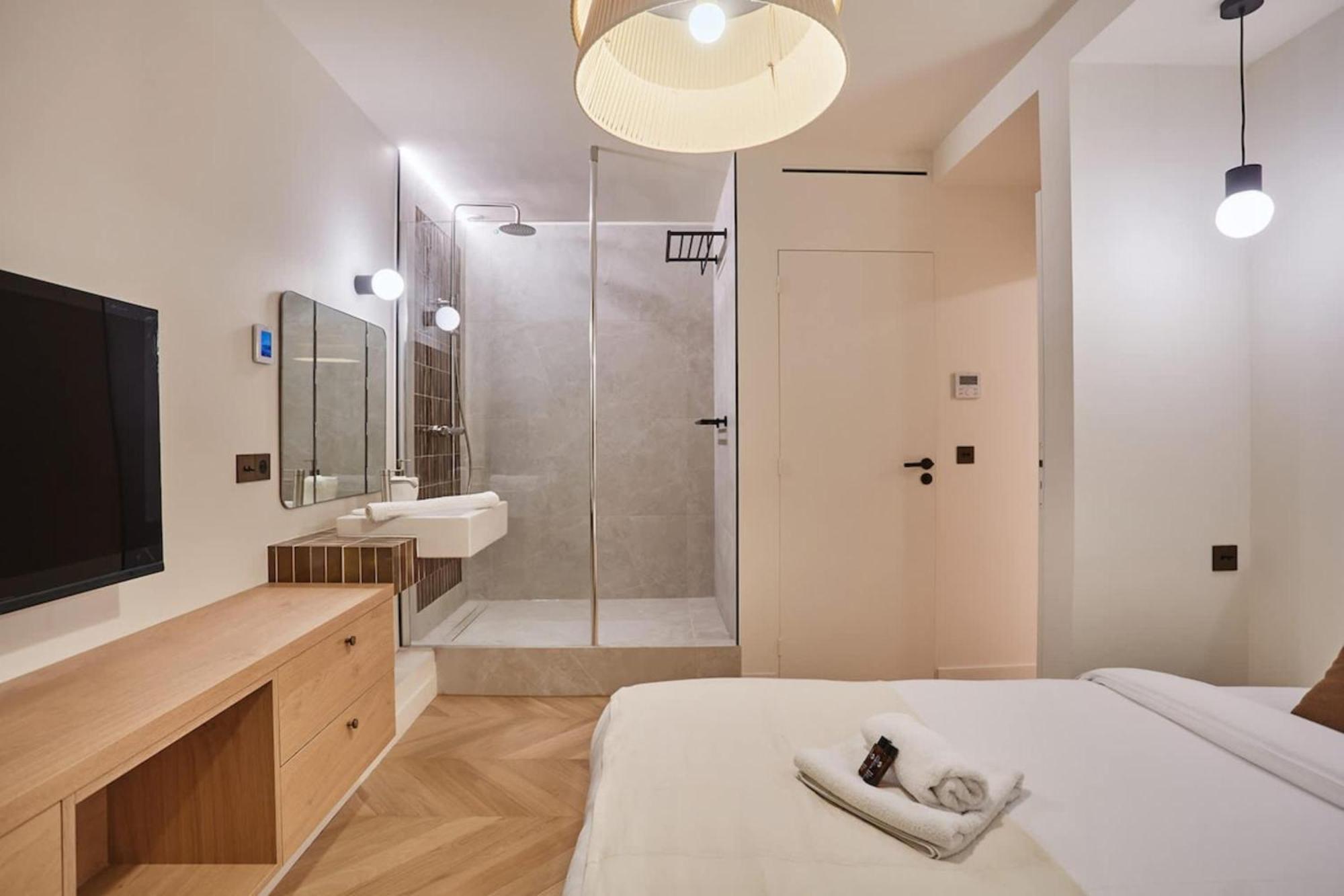 Superb Ac Center Of Le Marais * Parigi