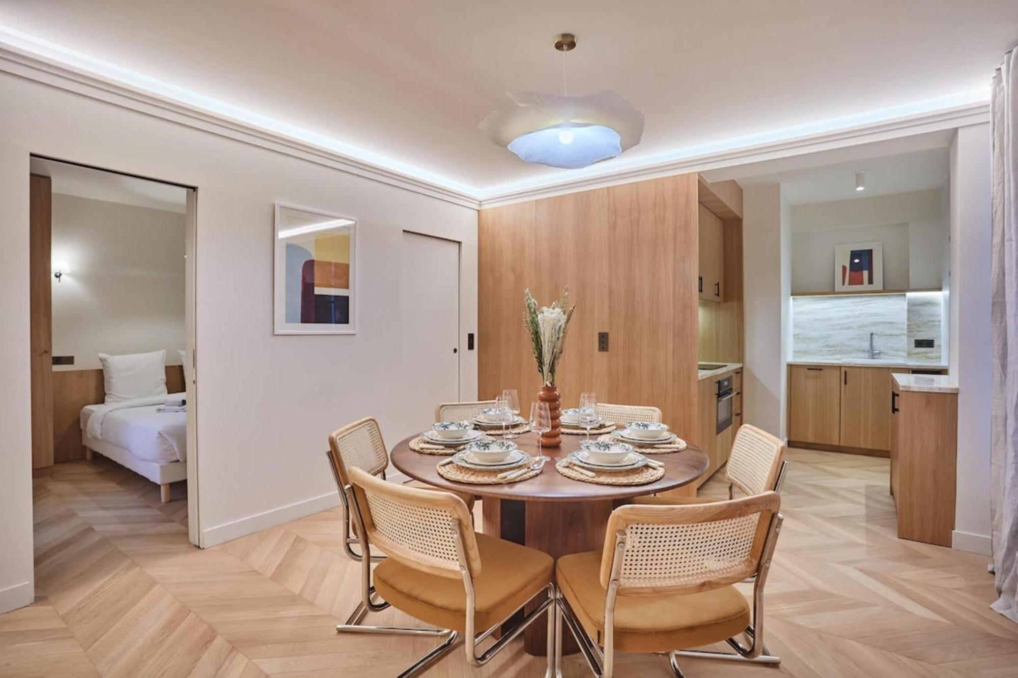 Superb Ac Center Of Le Marais Parigi